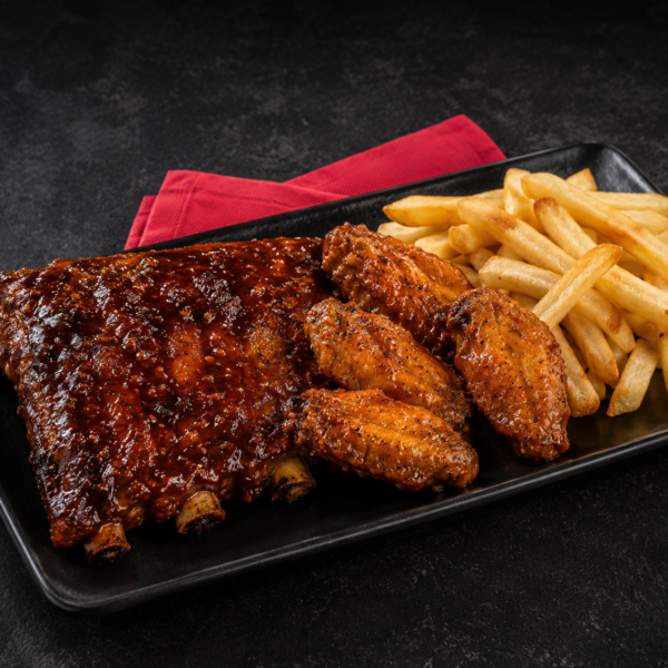 200g Ribs, 4 Wings & Chips